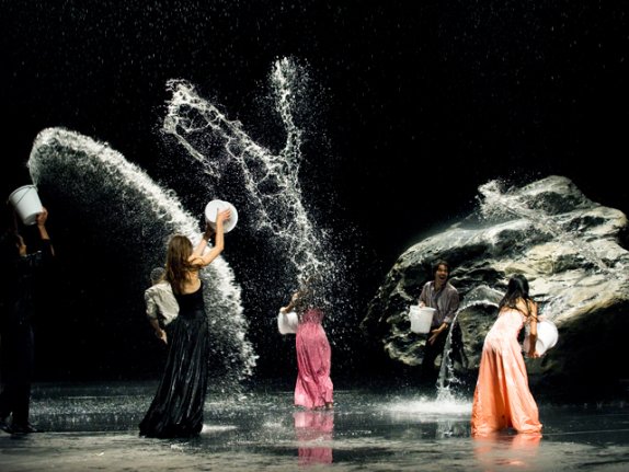 “Danziamo, danziamo, altrimenti siamo perduti”, Pina di Wim Wenders